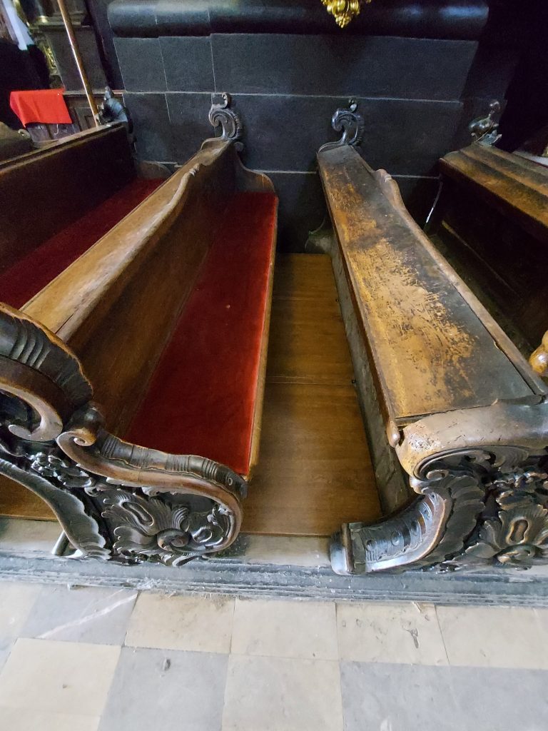 Ogrzewanie ławkowe w kościele